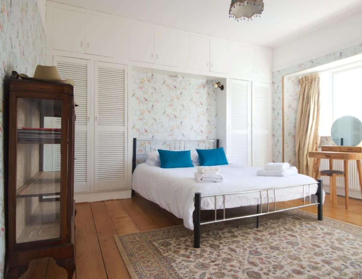 Spacious Town House With Swimming Pool プリマス エクステリア 写真