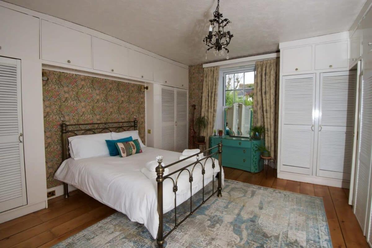 Spacious Town House With Swimming Pool プリマス エクステリア 写真