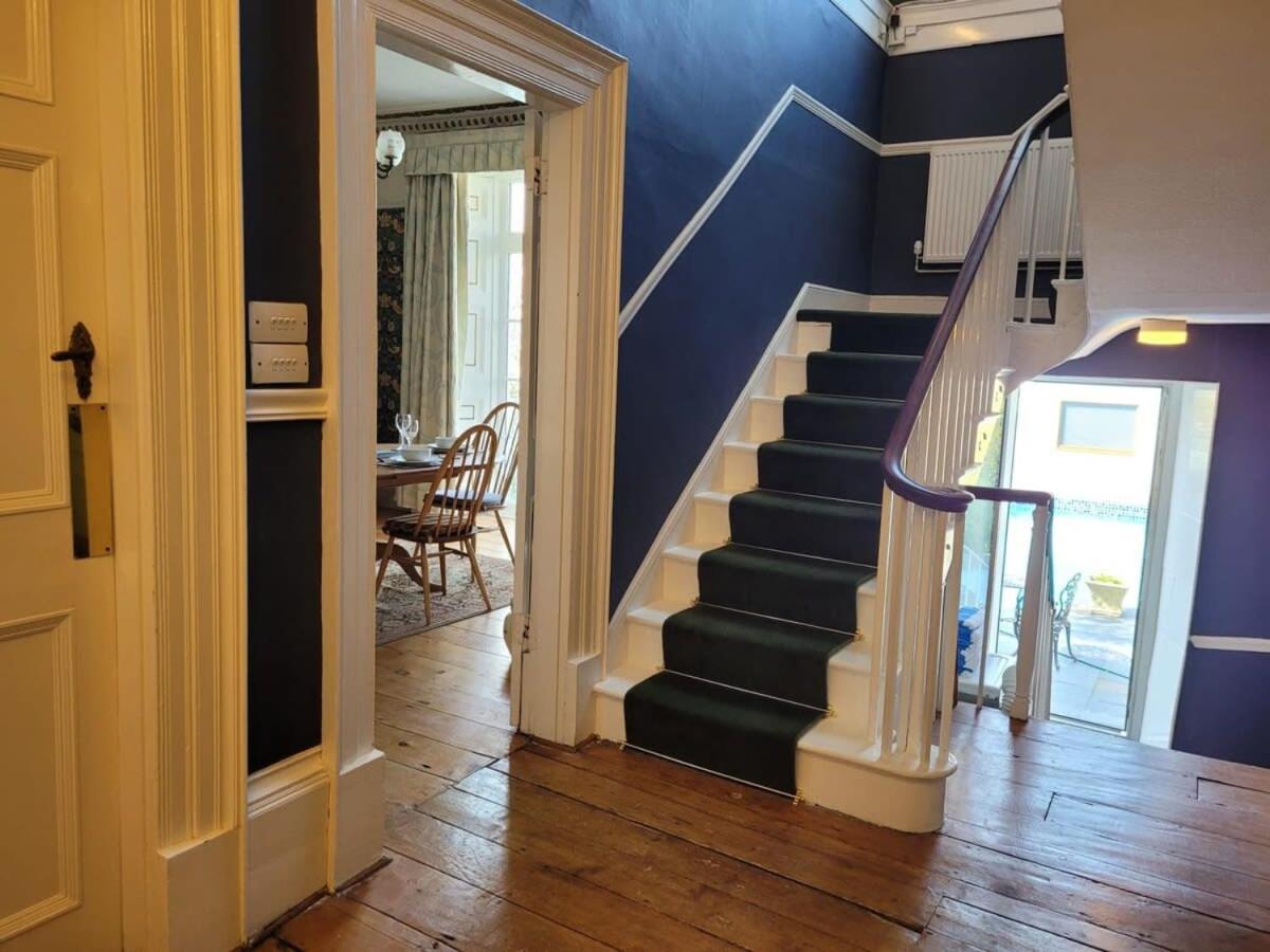 Spacious Town House With Swimming Pool プリマス エクステリア 写真