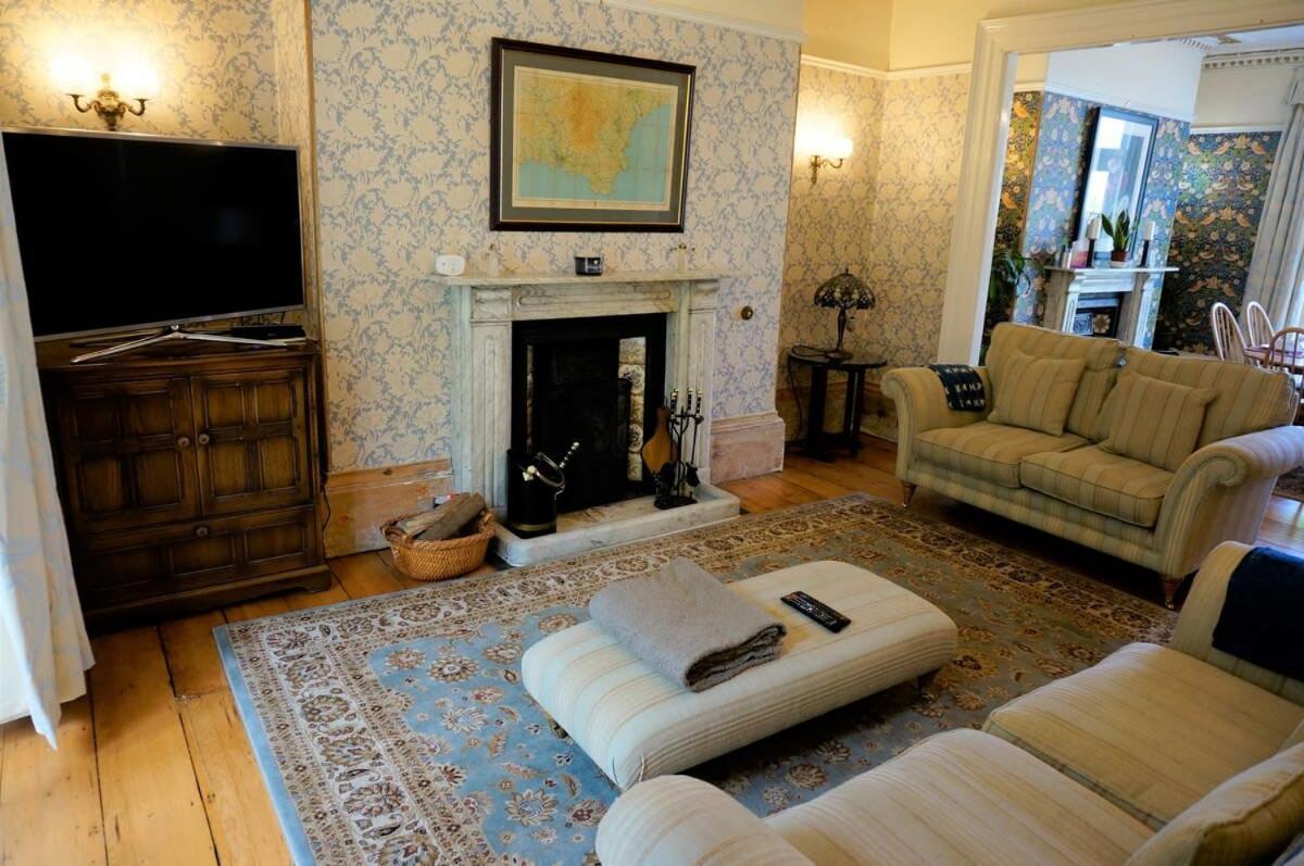 Spacious Town House With Swimming Pool プリマス エクステリア 写真