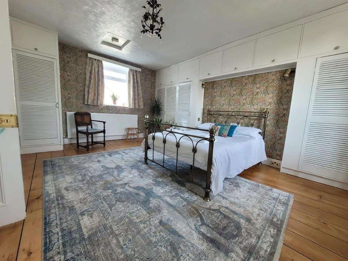 Spacious Town House With Swimming Pool プリマス エクステリア 写真